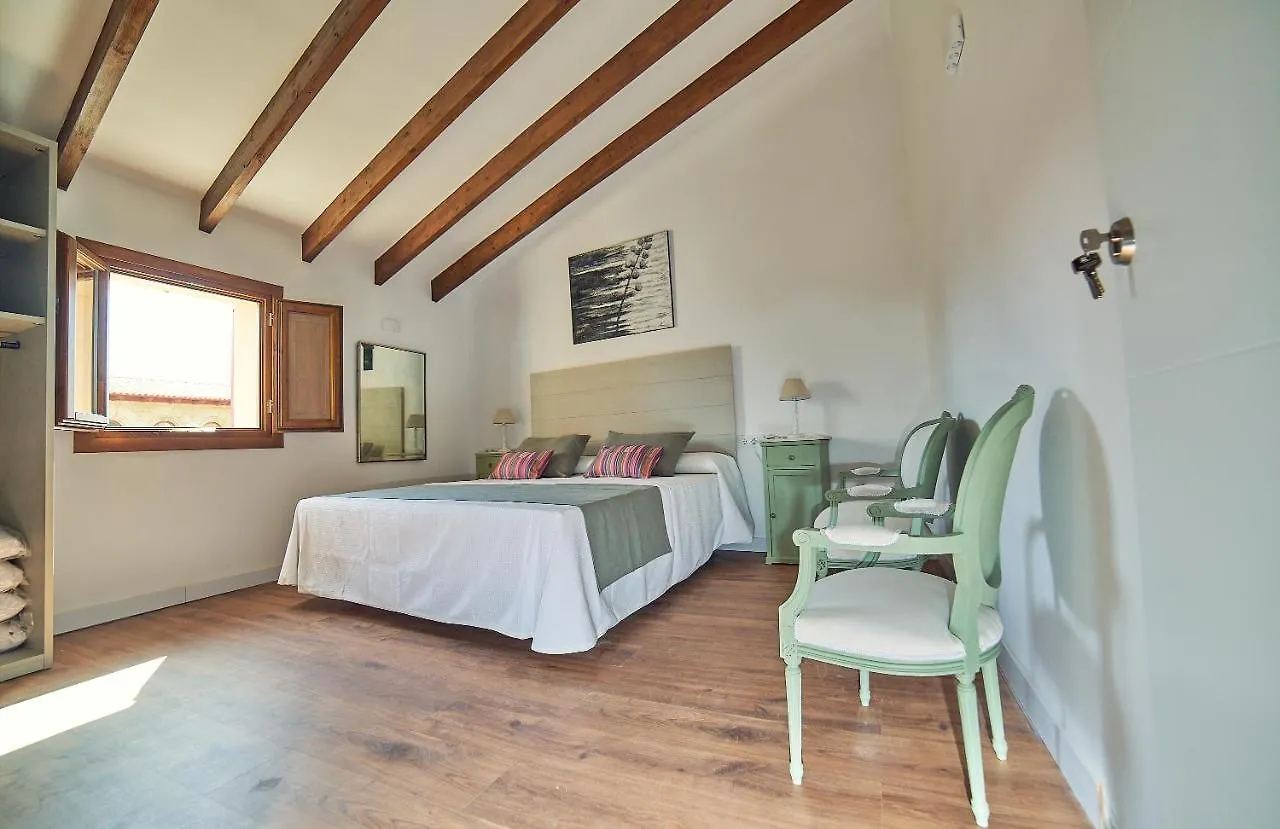 Guest house Vila Alaro Ti Spain